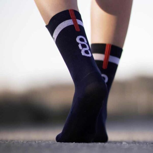 Chaussettes hautes noire de la marque de sport française Triloop